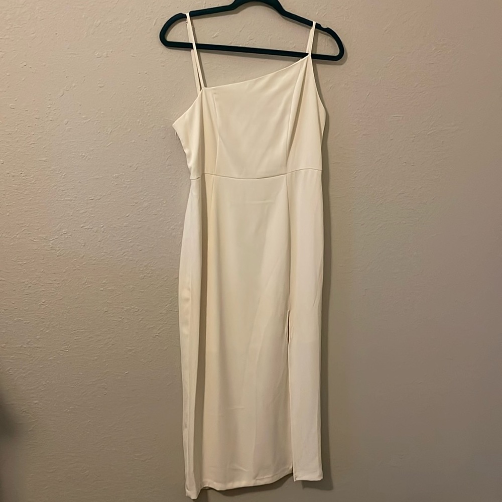 Off-white a symmetrical dress